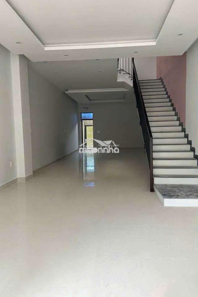 Cho thuê nhà shophouse 3 tầng mặt tiền đường: trung lập 17