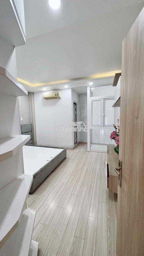 Cho thuê nhà nguyên căn mới xây 1 trệt 2 lầu 1 hầm sân xe hơi ,sân thư - 3