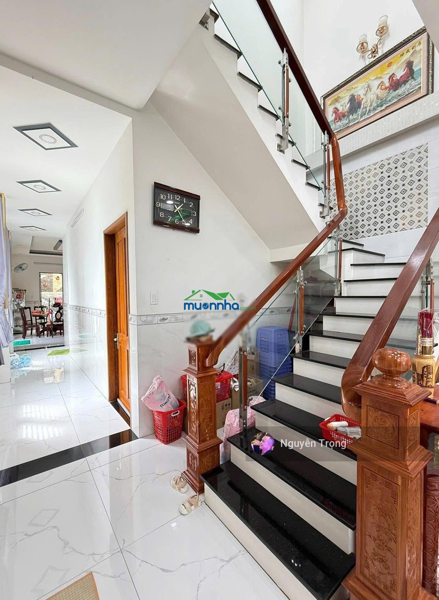 Bán gấp - nhà 2 tầng btct - mt hẻm thông - kế bên phú mỹ hưng q7 - chỉ 5,5 tỷ còn tl
