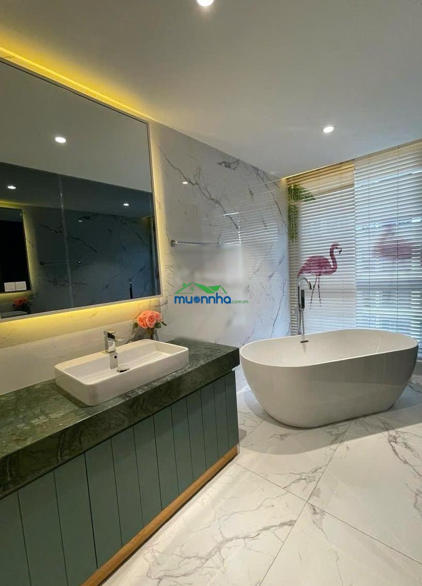 Chính chủ cần cho thuê 3pn giá rẻ 28 triệu/tháng, dt: 120m² nhiều tiện tại vinhomes central park - 2