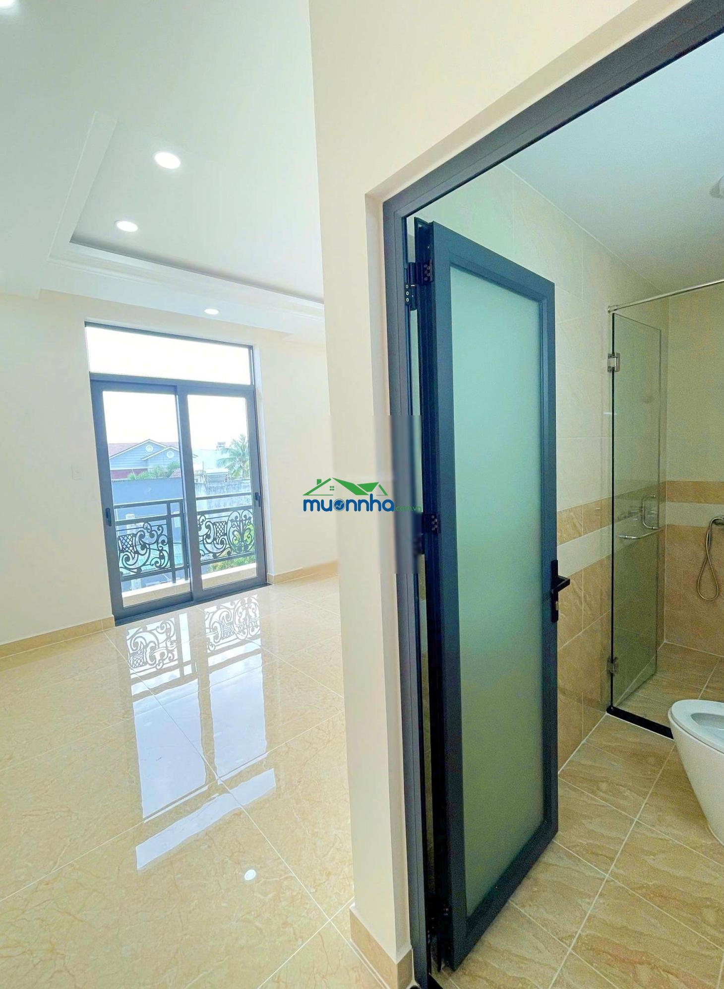 Chủ giảm giá mạnh bán gấp dãy nhà phố mới xây đường 9m thông ô bàn cờ, cách ql13 200m, view sông sg