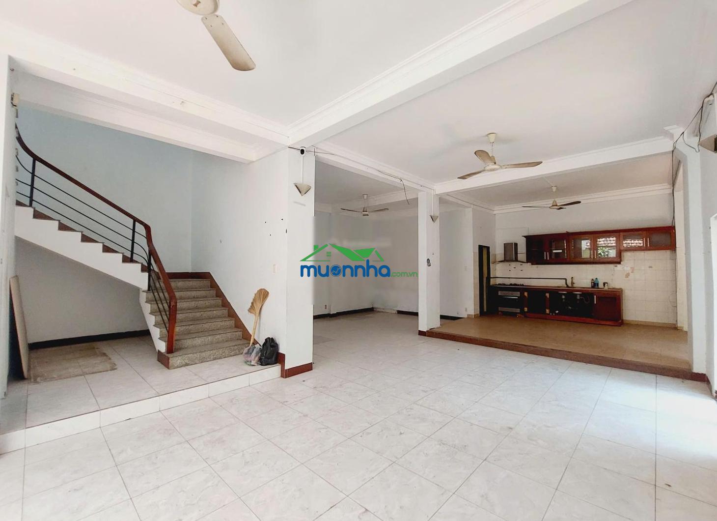 Bán gấp nhà phố hẻm 10m khu hoàng việt tân bình 5,2x28,5m - dtcn: 133m2 - 4 tầng 21,5 tỷ - 4
