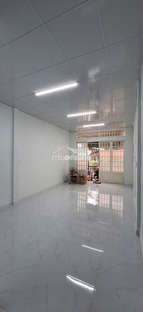 Cho thuê nhà mới cải tạo lại.