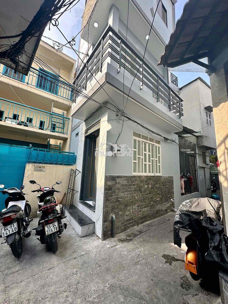 NHÀ ĐẸP 2 LẦU CĂN GÓC BA ĐÌNH P8Q8 GIÁ TỐT