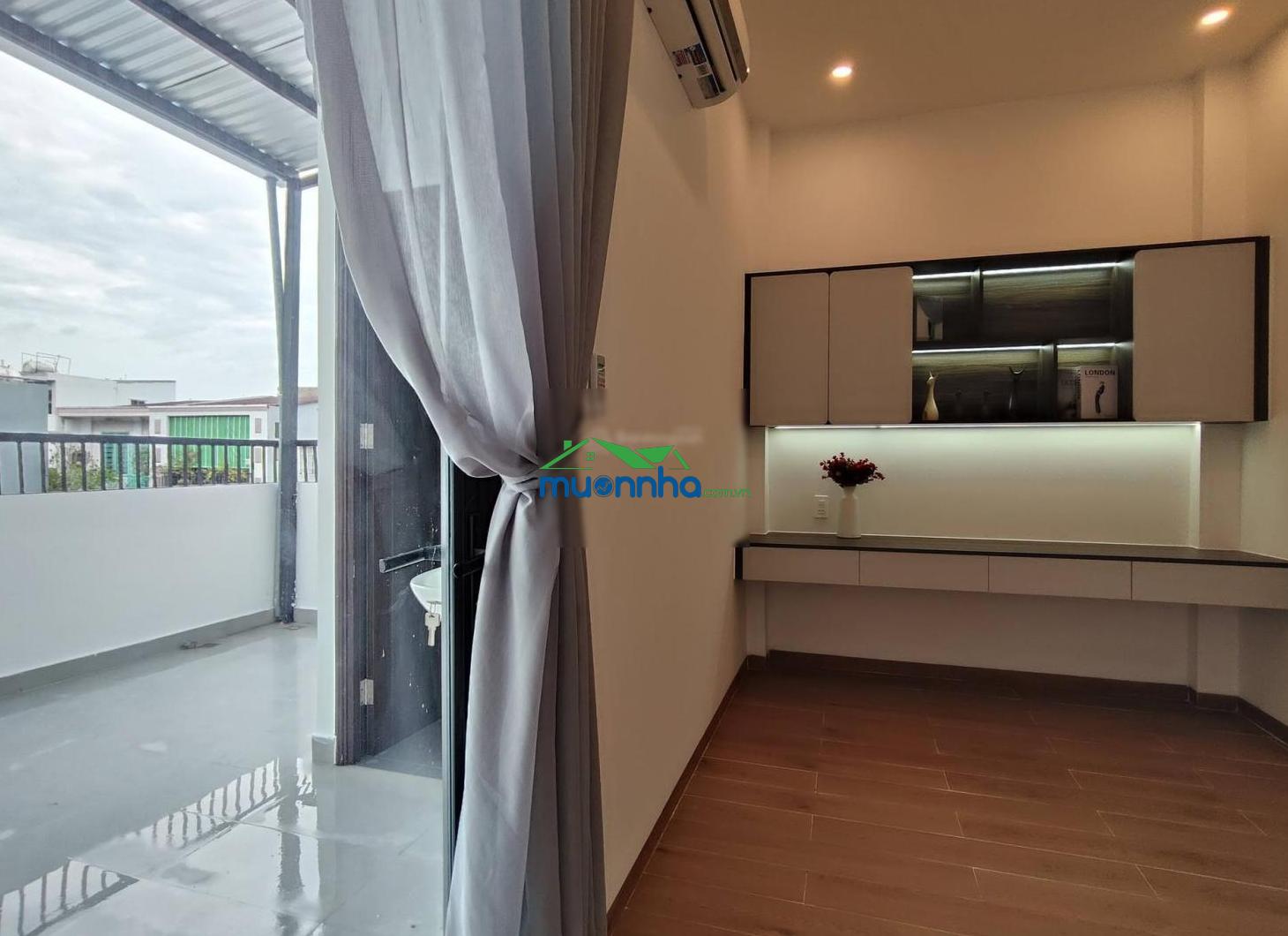 Nhà 3 tầng đúc khu vực trần cao vân, p6, q3, dt 72m2, giá 4tỷ720tr cho thuê 26tr, sổ riêng