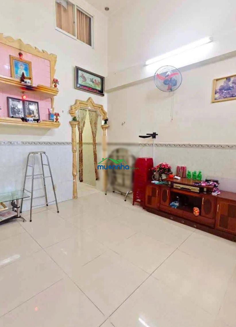 Chủ bán gấp: cách mt đường bình lợi 20m. giá siêu siêu tốt