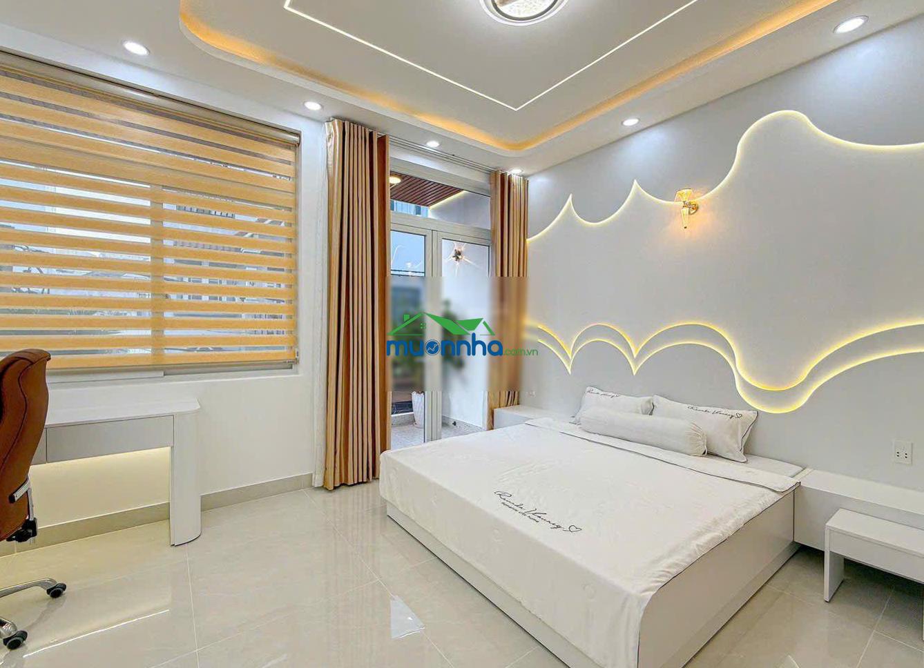Q7, gò ô môi, hxh, ô tô ngủ nhà, 60m², 3 tầng, ngang 5m, full nội thất