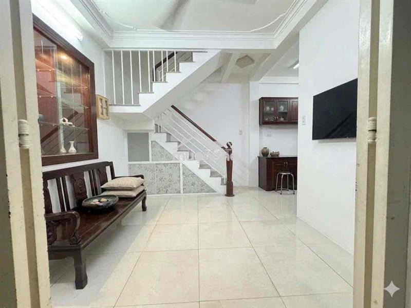 Cho thuê nhà nguyên căn.2 lầu sân thượng. chiến thắng p9 pn