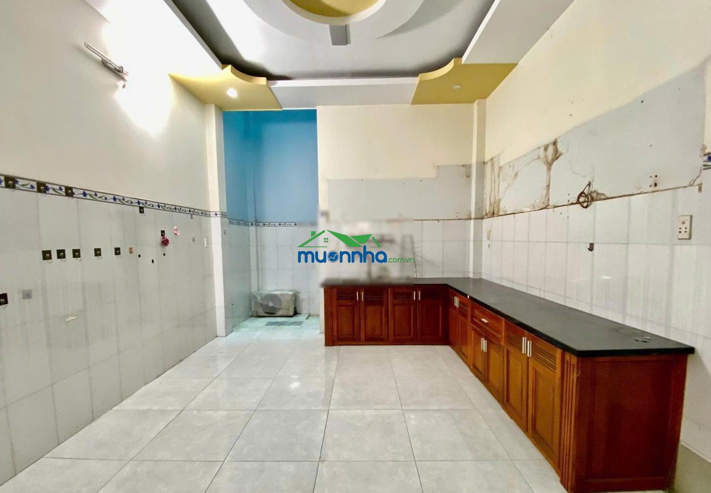 Nhà 3 tầng đúc chắc chắn, lâm thị hố, q12 - dt 70m² (4x17) ko lộ giới - ô tô ngủ trong sân - 4