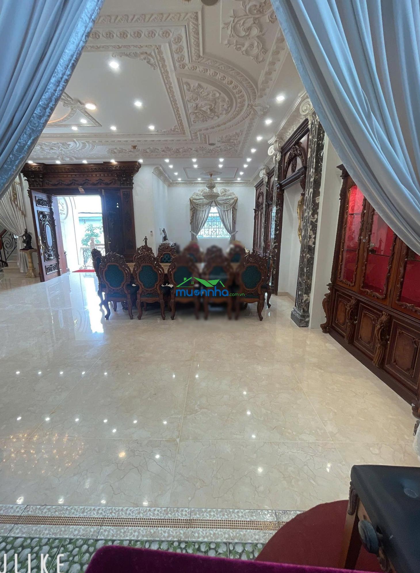 Cần bán gấp villa phố 456/66 cao thắng .dt: 12,5 x 16m,hầm, 2 lầu,áp mái. lh: 0901, 383, 038 trường
