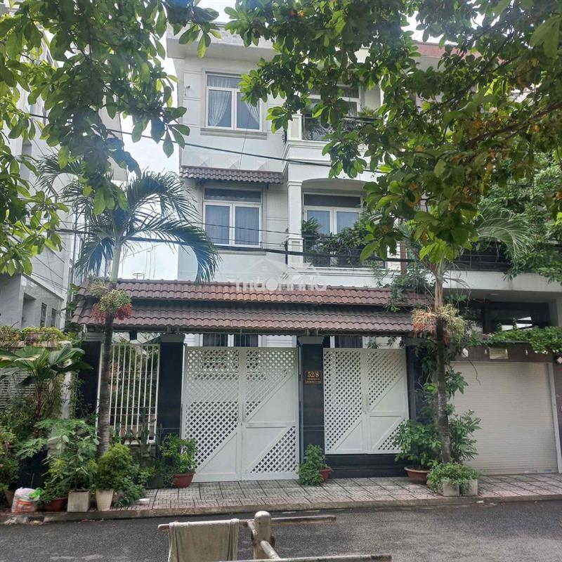 Nhà đúc 3,5 tấm phường đông hưng thuận q12 dt: 136m