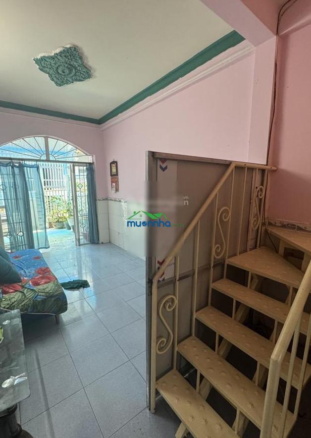 B bán nhà hiệp phú diện tích: 50m kết cấu: 1 trệt, 1 lầu (2 tầng) 3 phòng ngủ giá bán: 3,6 tỷ đồng - 2