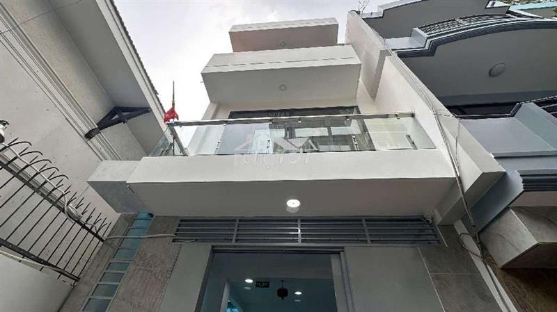 Nhà 3 tầng 