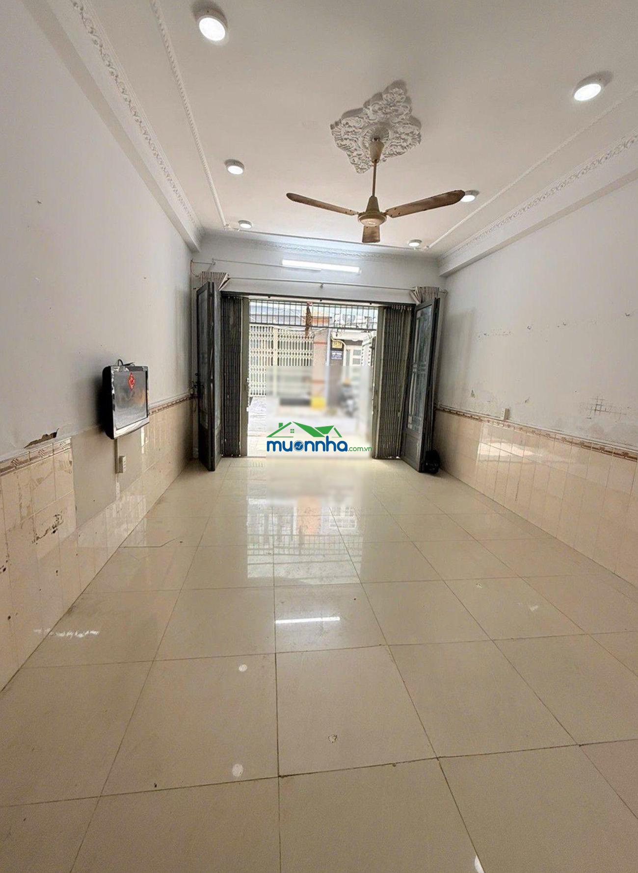 Quận 7, lý phục man, hẻm 6m, ô tô ngủ nhà, ngang 4m dài 17m, 2 tầng btct