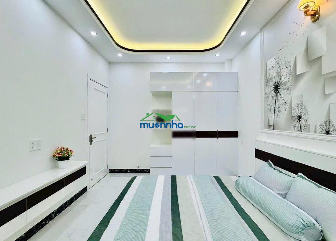Bán nhà đẹp xe hơi đậu cửa các đh công nghiệp vài trăm mét
