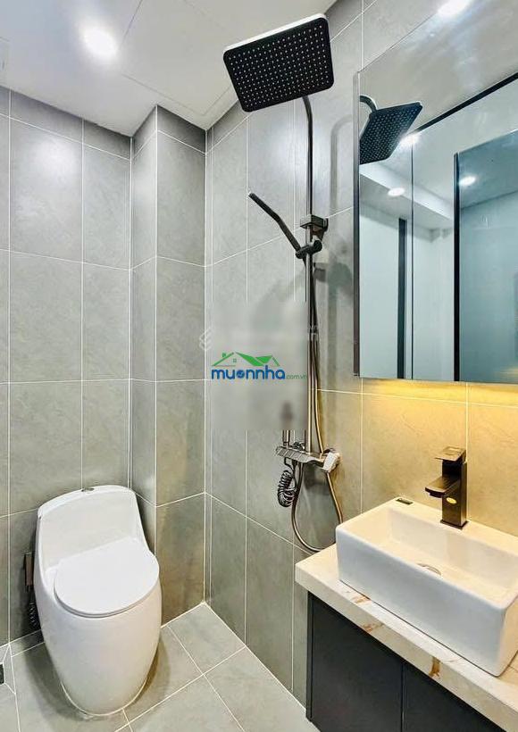 Bán nhà chính chủ giá tốt hùng vương p9 quận 5,giá 3tỷ 7 . dt 75m2 ,có hđ thuê 22 triệu/th, sổ sạch