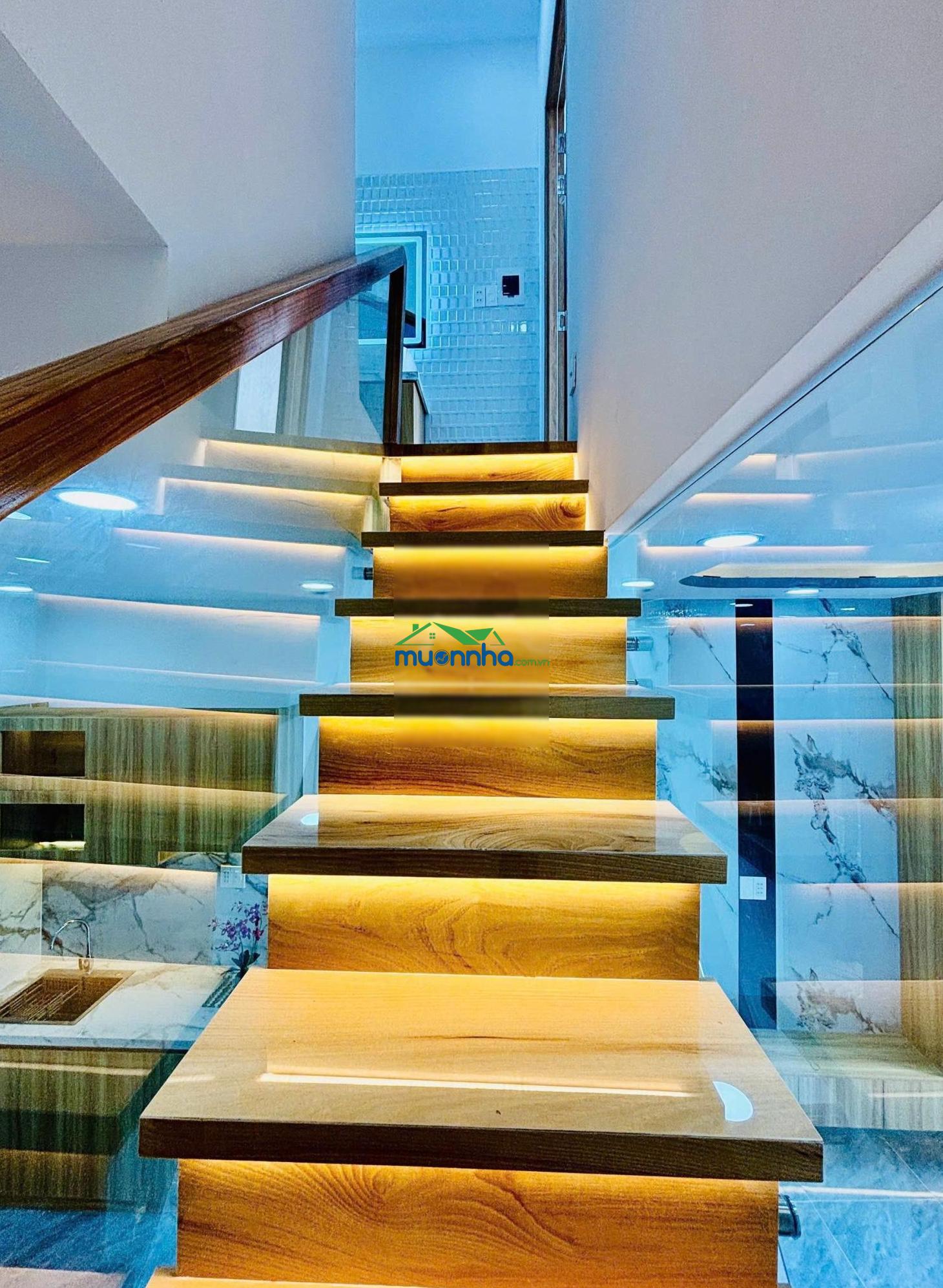 Nhà chính chủ cần bán mới xây rất đẹp tại quận 6
