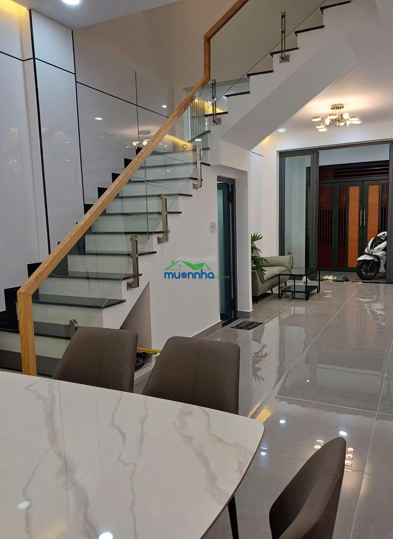Tô hiệu tân phú nhà mới 3 tầng tặng full nội thất, 4 x 13.5m, hẻm nhựa 7m.