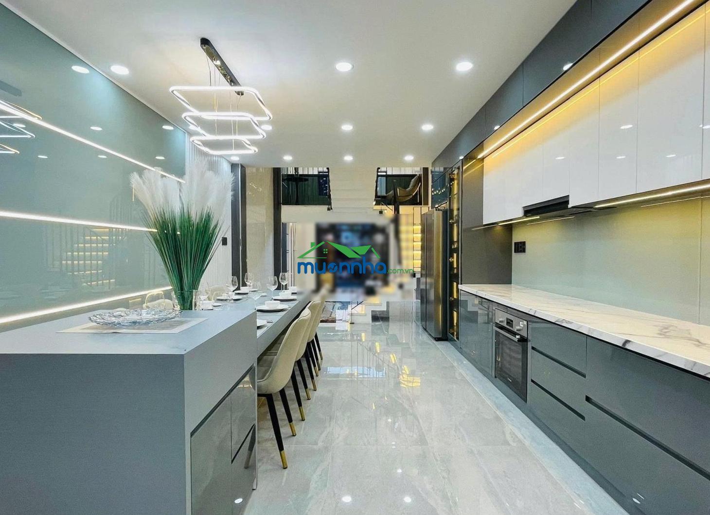 Bán nhà hot nhất dương quảng hàm, gò vấp giá 3tỷ200tr, dt 84,4m2, hẻm 6m, hđ thuê 19tr/th. sổ riêng