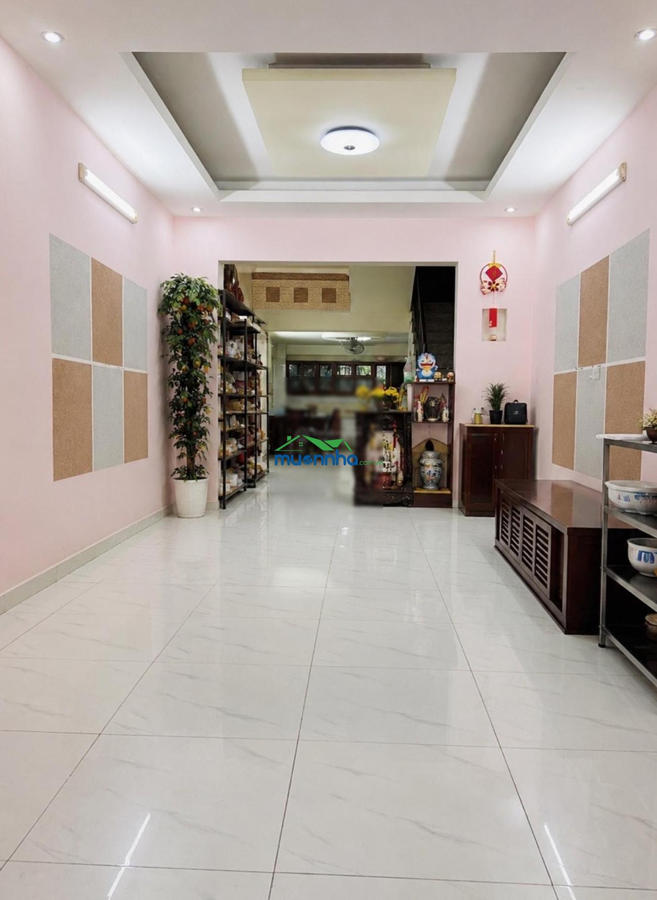 Bán căn nhà đối diện trường thcs nguyễn thái bình. cạnh chợ bình hưng.