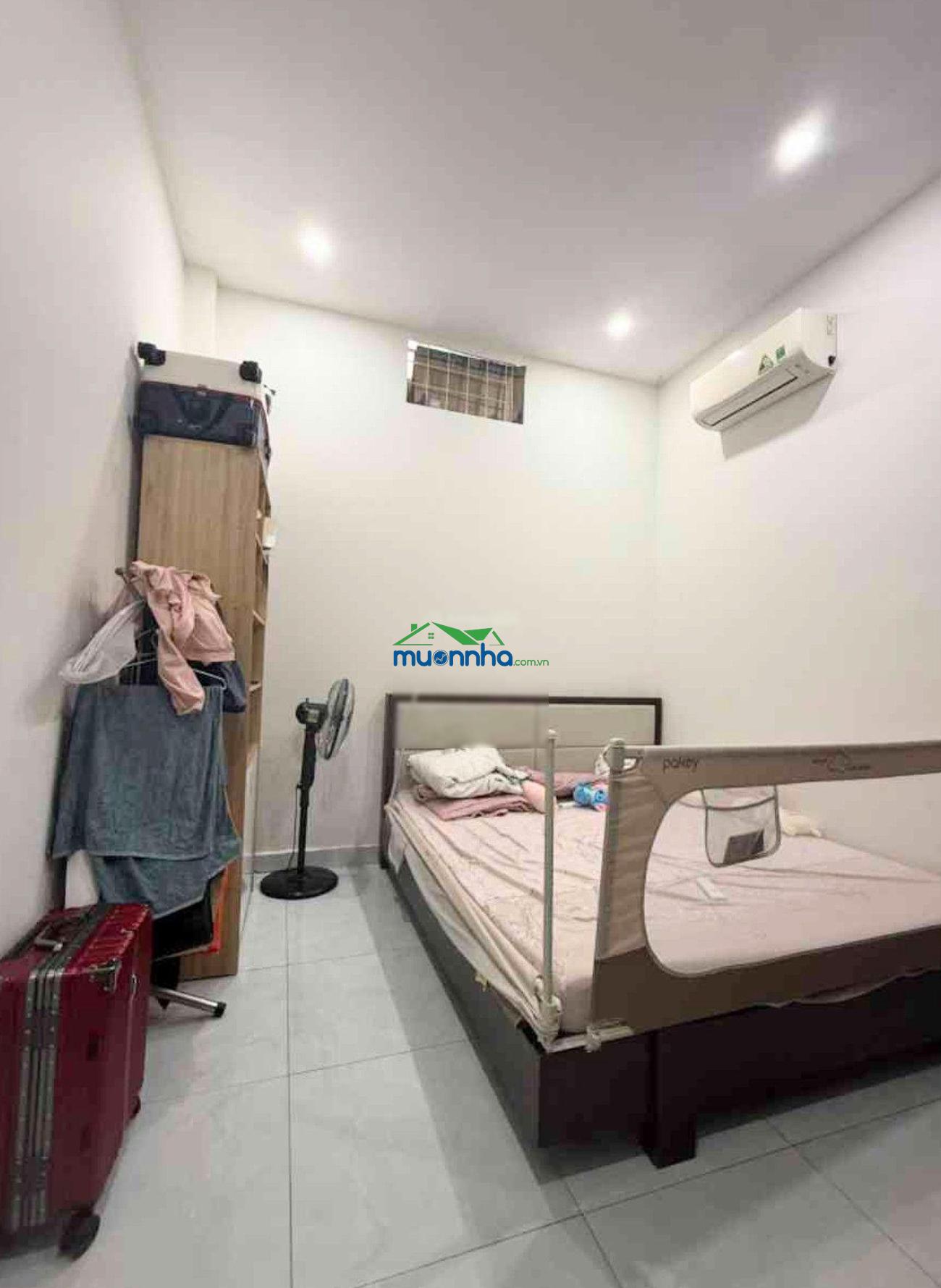 Bán nhà chính chủ, 3 tầng, 4 pn. xe hơi ngủ trong nhà, gần công viên làng hoa. chỉ 6t2 - 2