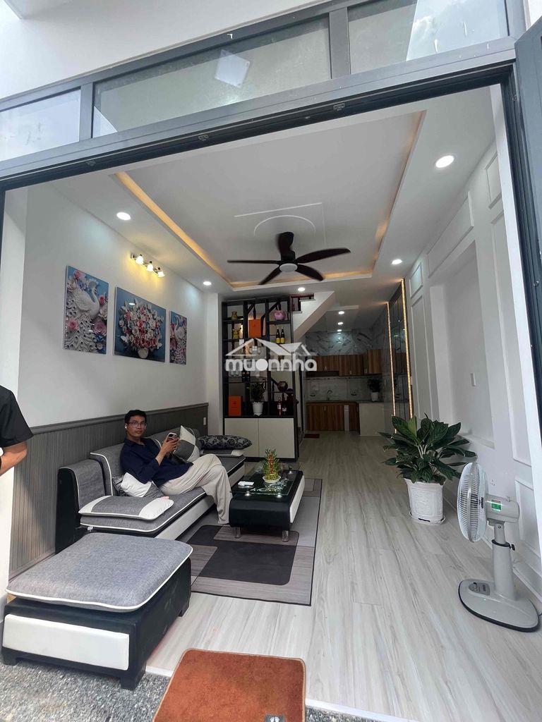 Nhà mới xây chỉ 450 triệu 4x7,5 tặng full nội thất