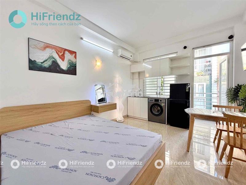 Căn hộ studio- 30m2 - ban công - full nội thất- thang máy- phú nhuận
