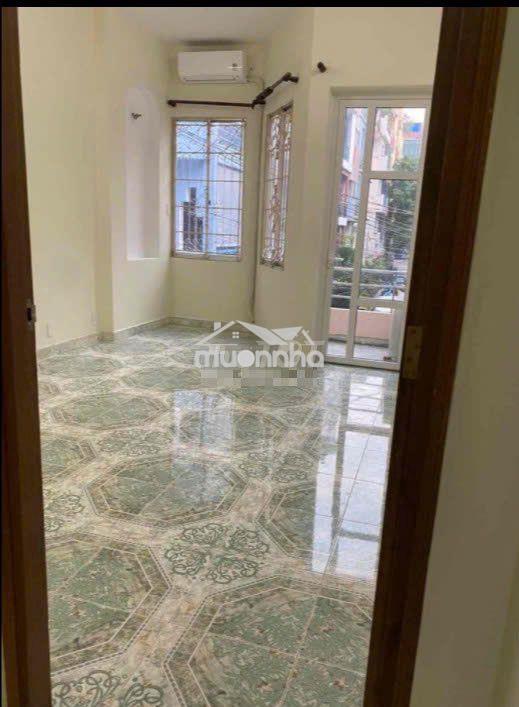 5pn, 3wc. nhà 3 lầu hẻm xe hơi 286 tô hiến thành, p15, q10. dt: 4x14m - 4