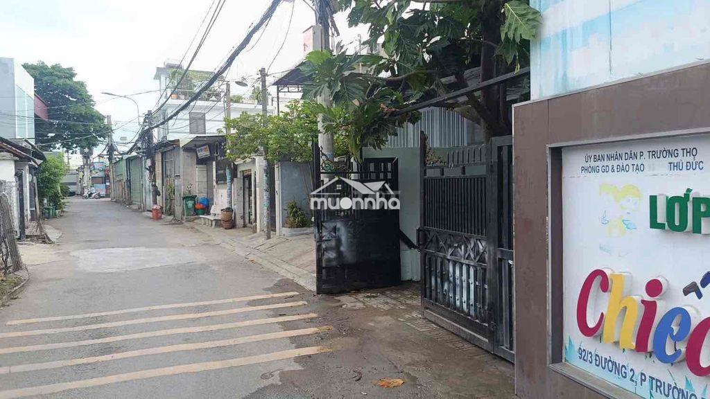 Cho thuê nhà cấp 4 sân rộng, hẻm xe tải thông đường số 2,phường truong - 3