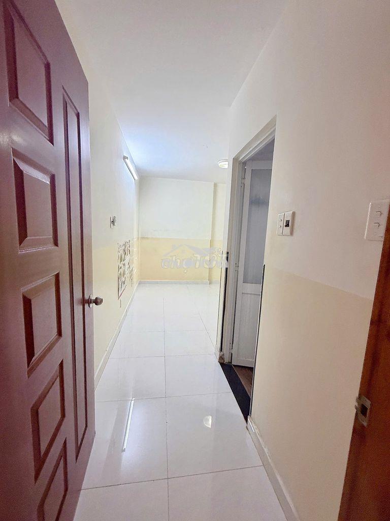 Bán căn hộ chung cư  bông sao lô b phường 5, q8. 