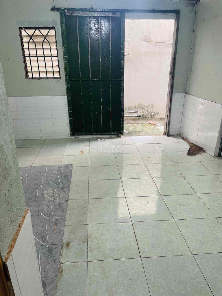 Nhà trọ sân vườn rộng rãi thoáng mát