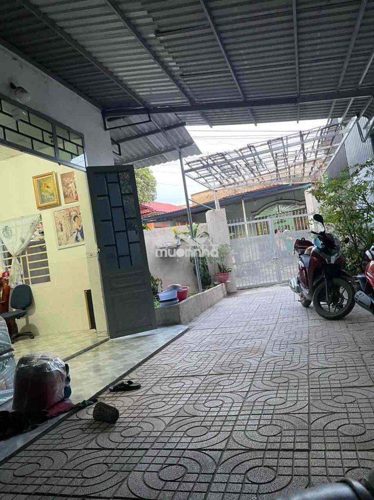 Cho thuê nhà 2pn, 1 wc, hẻm oto bình chuẩn 09, gần trường chợ