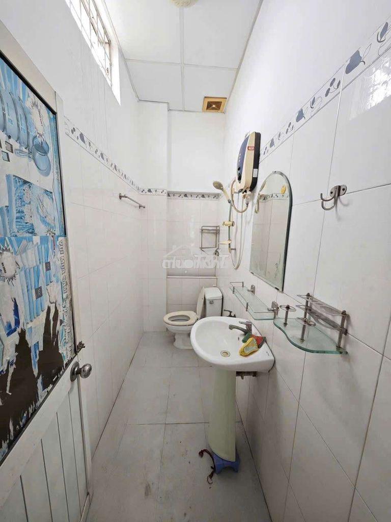 Phòng ban công đẹp - full nội thất - xe hơi tới nhà - 2