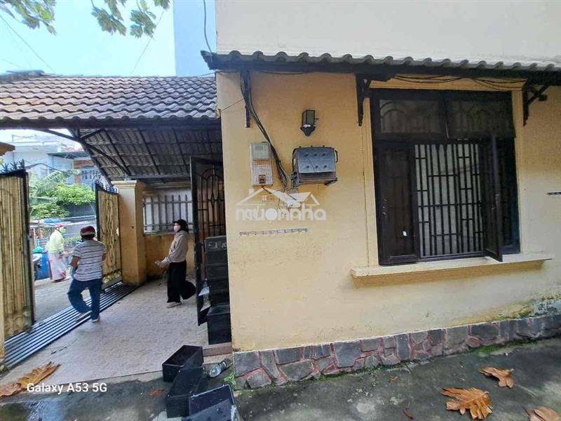 Nhà 3pn gồm sân trước, sâu bên hông rộng rãi hơn 100m2 đất