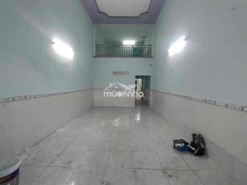 Cho thuê nhà 5tr/ tháng.  dt: 4m x 20m lầu 3pn (2 kín 1 mở) 2wc.  👉 đư