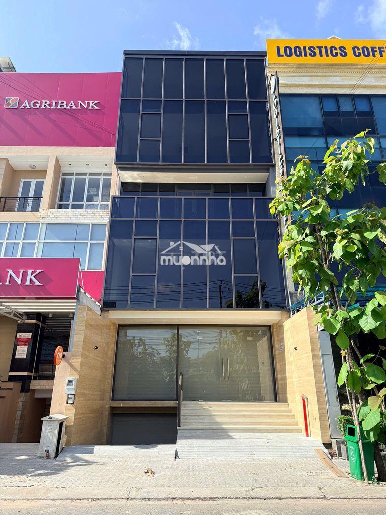 Cho thuê văn phòng mặt tiền lương định của - thang máy - trống suốt