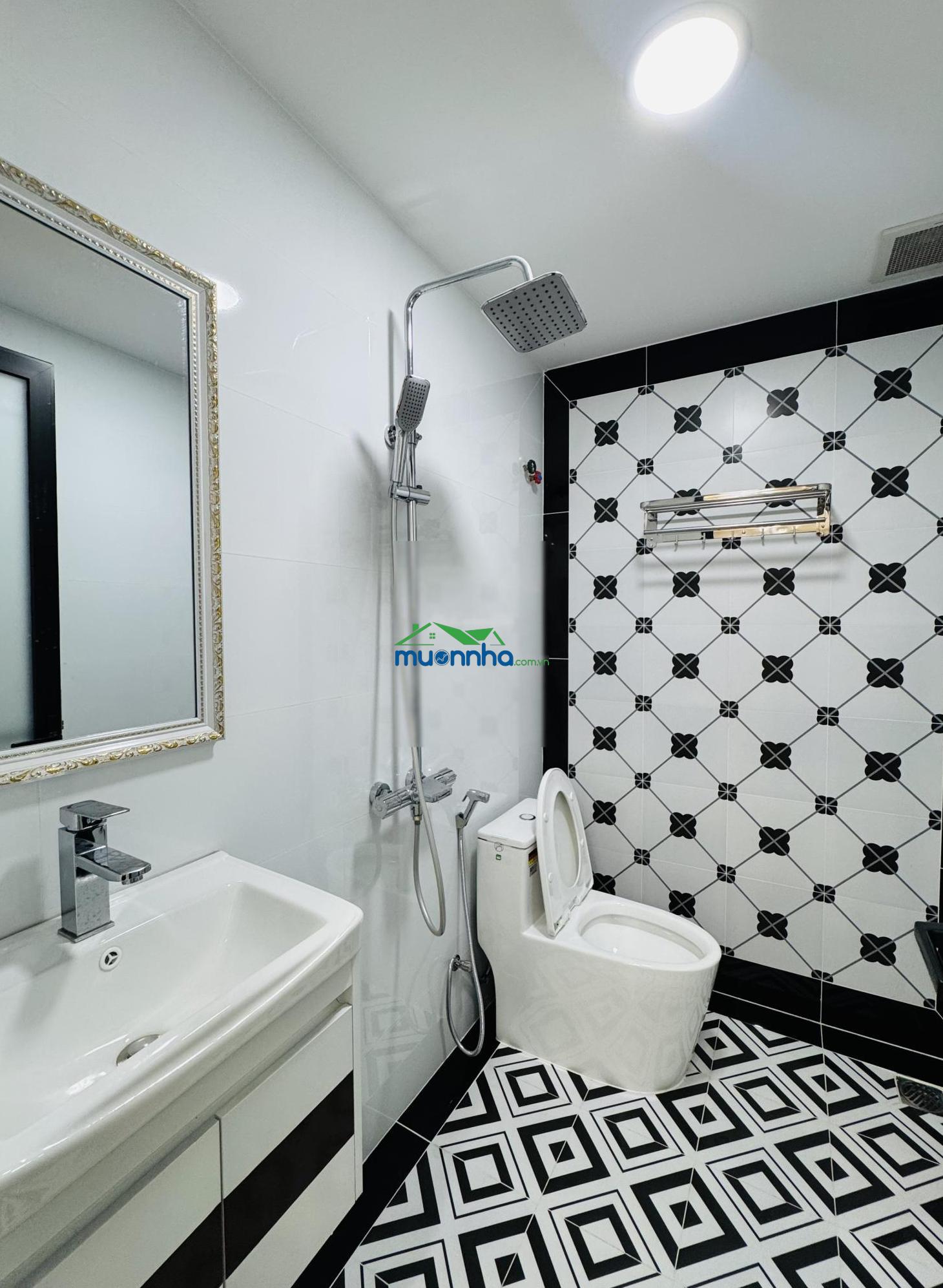 Giảm 400tr - 4 tầng (4 x 8.2m) hẻm 4m thông - 3pn, có sân thượng - sát cv gia định, sân bay tsn - 4