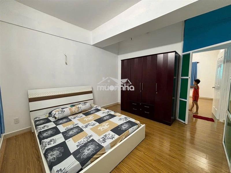 Bán gấp căn hộ 62 m2, 2 pn, nhà đẹp