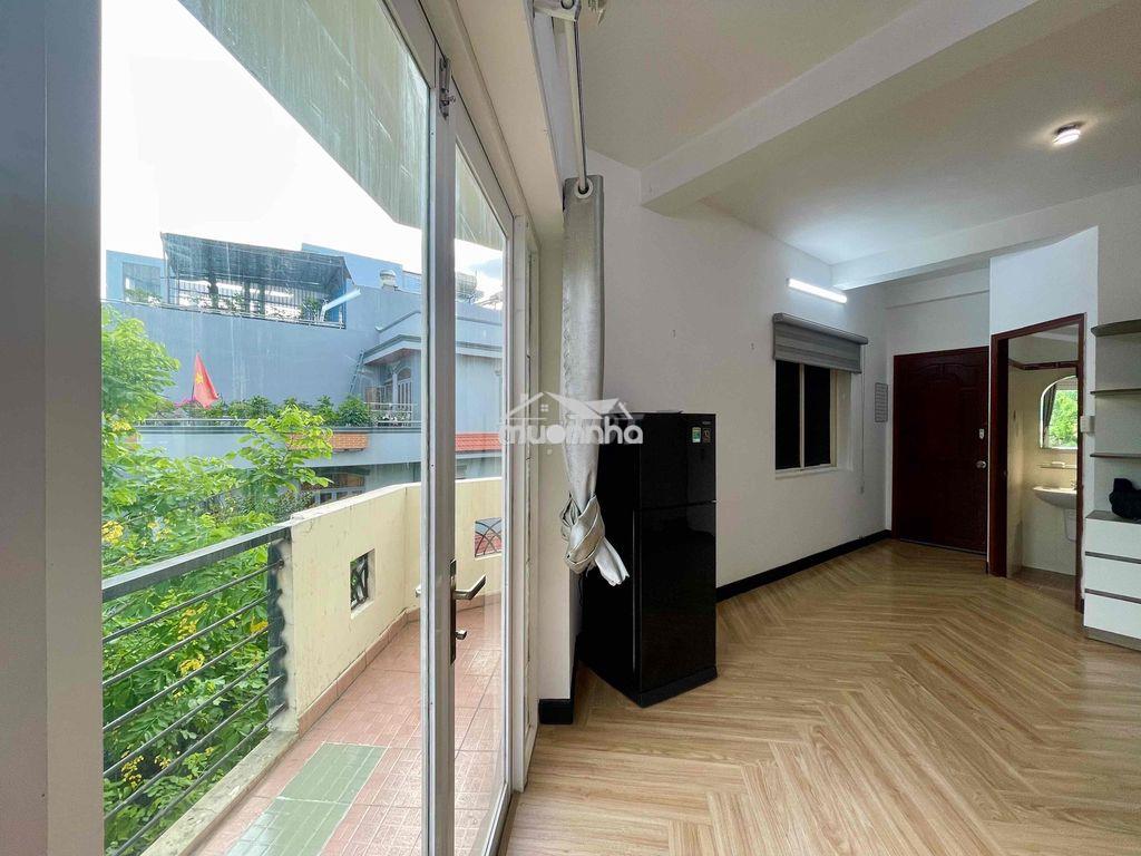 Studio cách đại học văn lang 10m thôi - 2