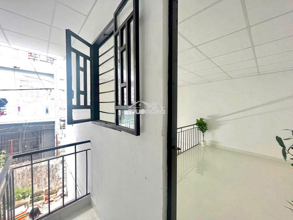 Dạng nhà 1 trệt 1 lửng có máy lạnh sẵn gác siuuu rộng ngay ngã tư 4 xã - 4