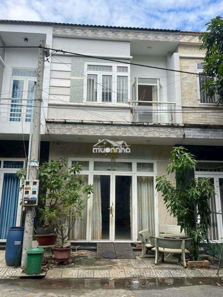 Nhà lầu đường 8m gần bến xe tân đông hiệp