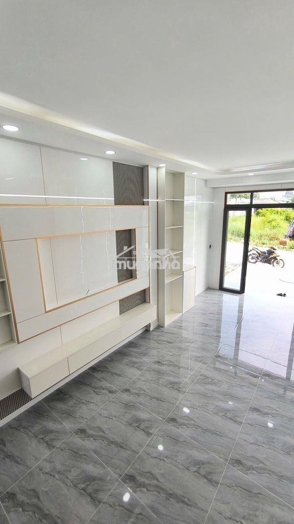 Nhà phố full nội thất thủ dầu một - 120m² - sổ riêng - đường xe hơi - 2