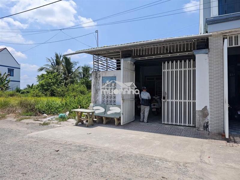 Cần tiền bán gấp căn nhà 101m2 shr ở gần cầu vượt củ chi giá tốt 765tr