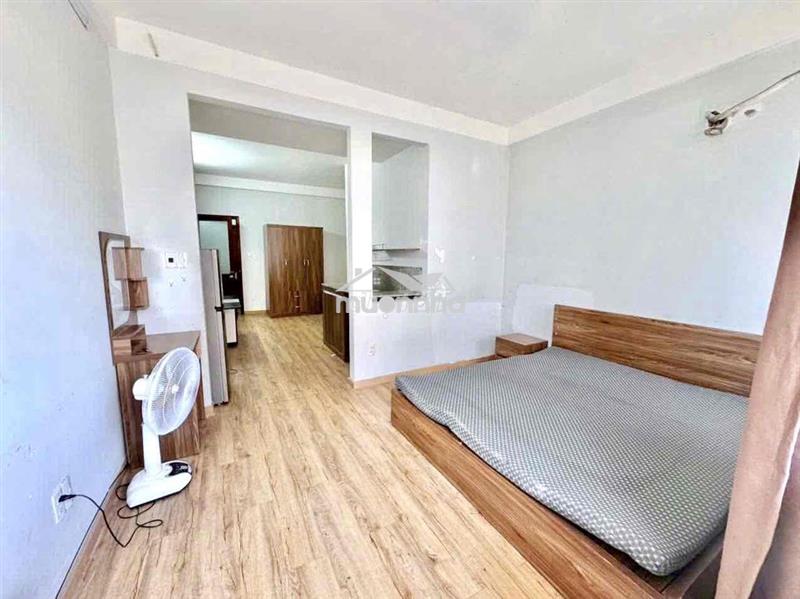 Phòng tách bếp 1pn có cửa sổ ban công lớn giá 5tr7 ngay bến xe q8