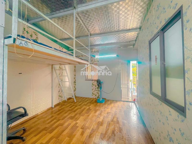 Phòng trọ có gác cao ban công thoáng sáng ngay phan văn trị giá chỉ3tr