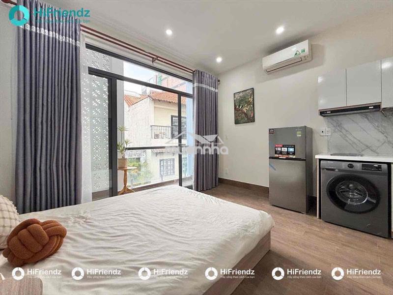 Phòng ban công full nội thất cao cấp ngay etown cộng hoà giáp quận 10