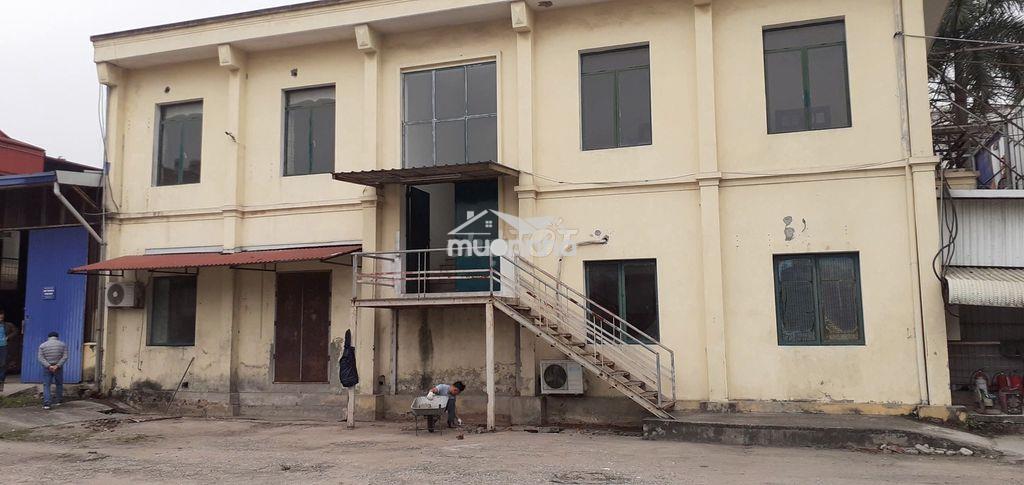 Cho thuê sàn văn phòng tầng 2 diện tích 300m² - 3