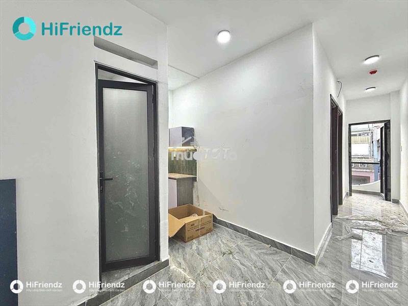 Cho thuê 2 ngủ tách bếp full nt ban công nhà mới xây siêu thoáng mát