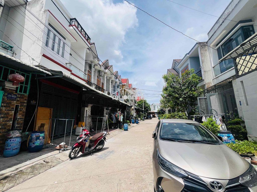 Nhà shr liền kề khu dân cư sát quốc lộ 1k - 4