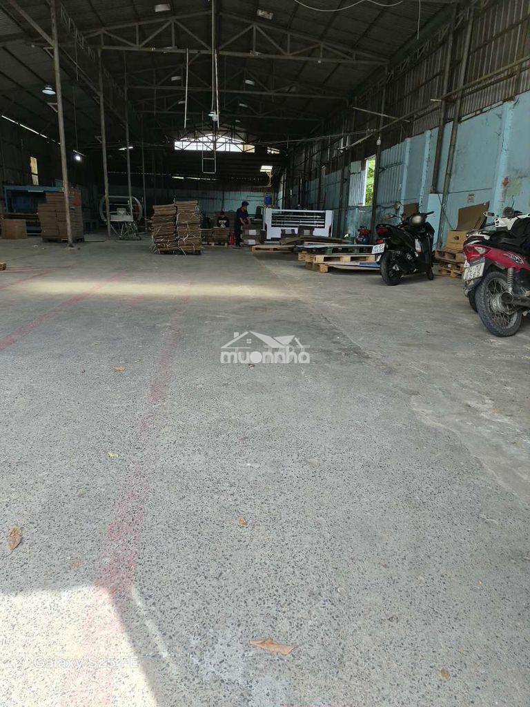 Cho thuê nhà xưởng 850 m2 giá thuê 35 triệu/ tháng - 2